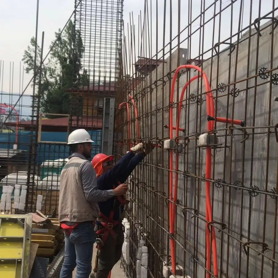 Fachada en construcción de la Torre A